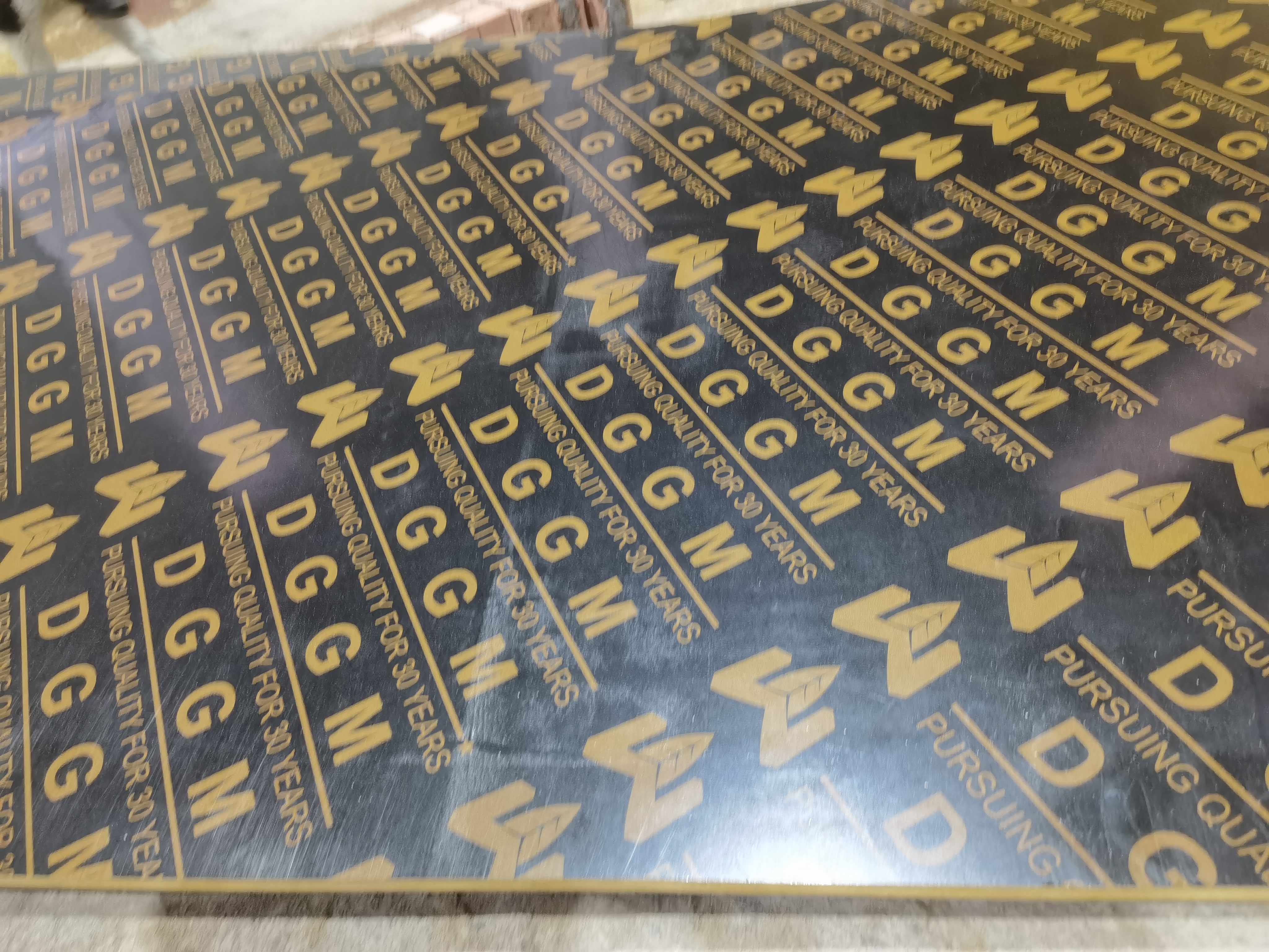 Which industries are experiencing growing demand for Custom Laminated Plywood?